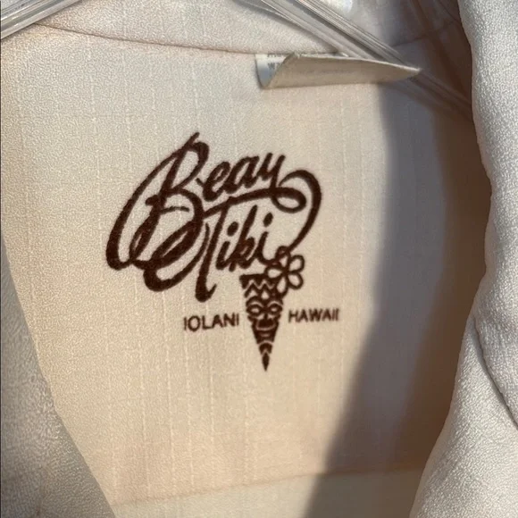 Cream Button Down Shirt with Notched Collar and 3/4 Sleeves - Picture 3 of 5